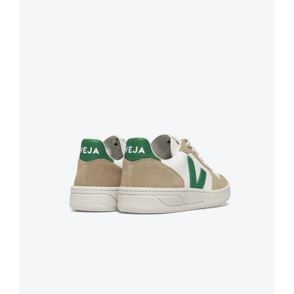 NEW VEJA women's v-10 chromefree sneaker in white/emeraude/sahara - Picture 3 of 3